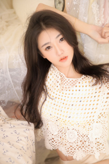 尹少桀顶了几下慕小小螺旋