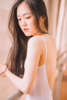变成黑死辣妹后和朋友做了